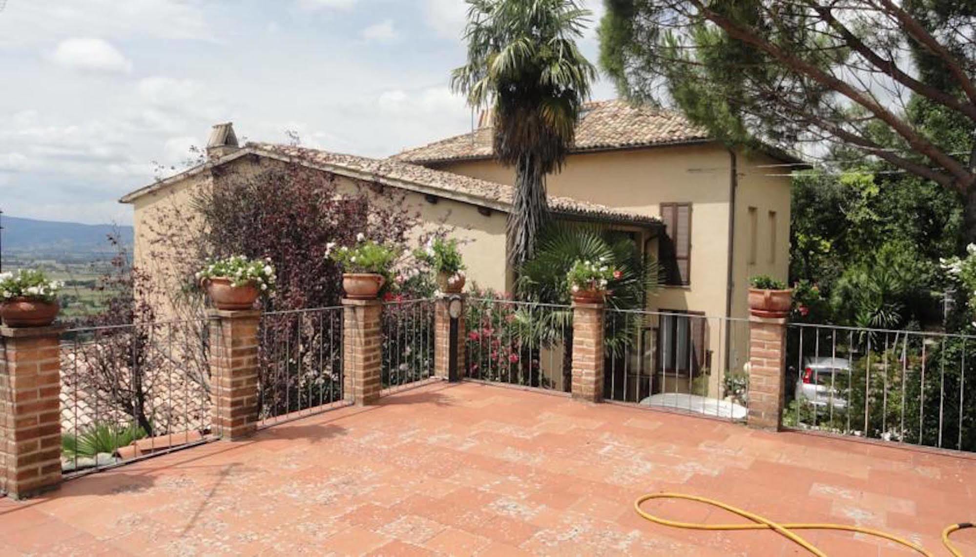 La Terrazza Di Spello Aparthotel Exterior photo