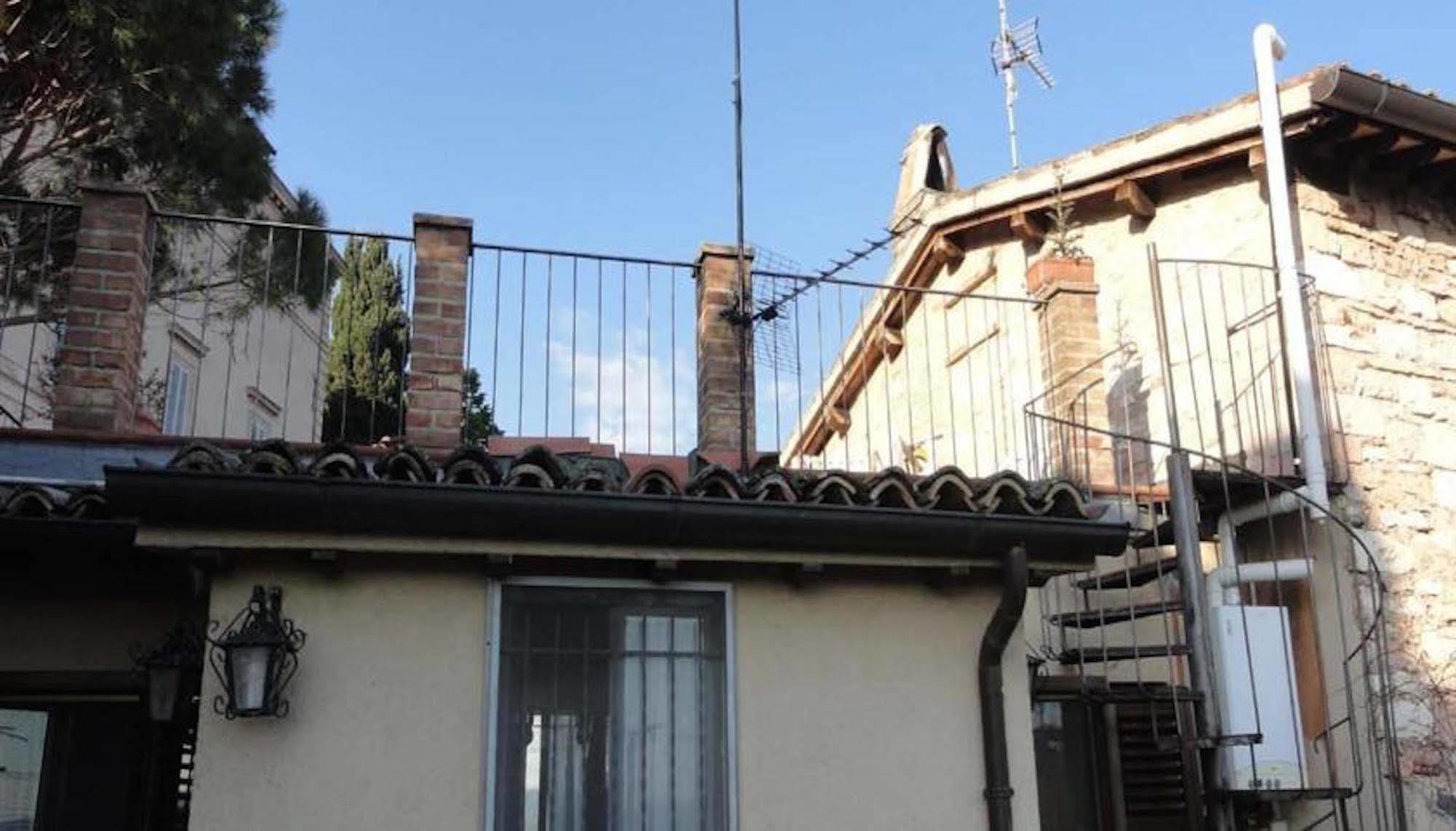 La Terrazza Di Spello Aparthotel Exterior photo