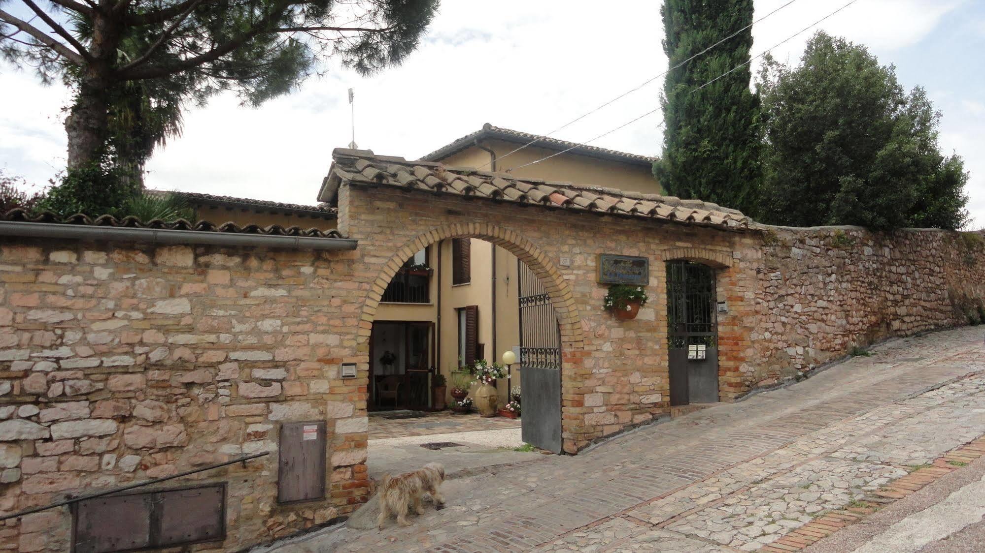 La Terrazza Di Spello Aparthotel Exterior photo