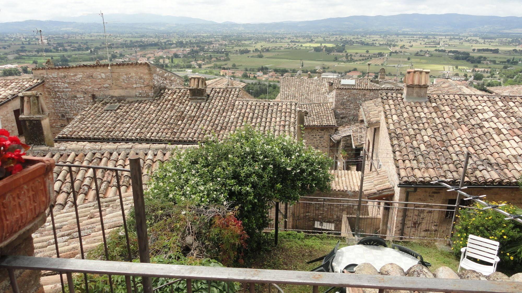 La Terrazza Di Spello Aparthotel Exterior photo